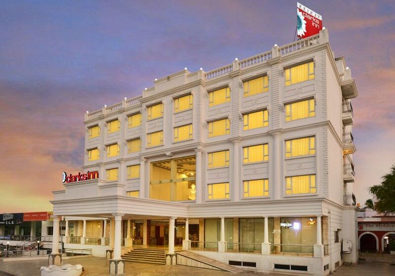 Hotel Ds Clarks Inn Gurgaon