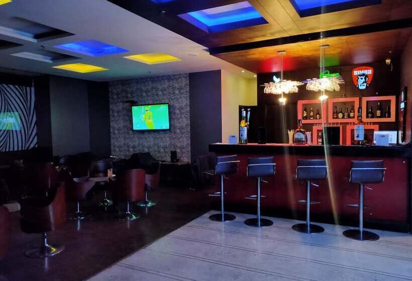 Hotel Ds Clarks Inn Gurgaon