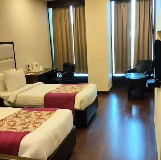 Hotel Ds Clarks Inn Gurgaon