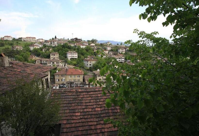 فندق Efe Guest House