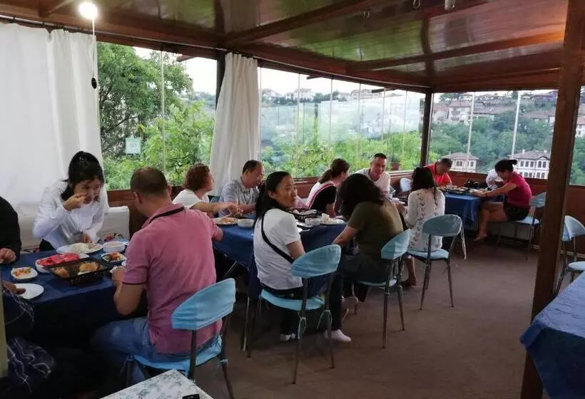 فندق Efe Guest House