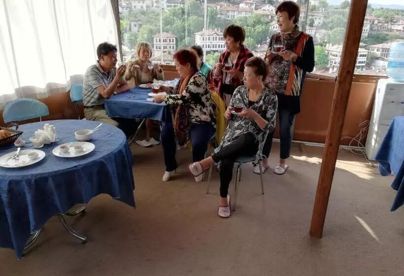 فندق Efe Guest House