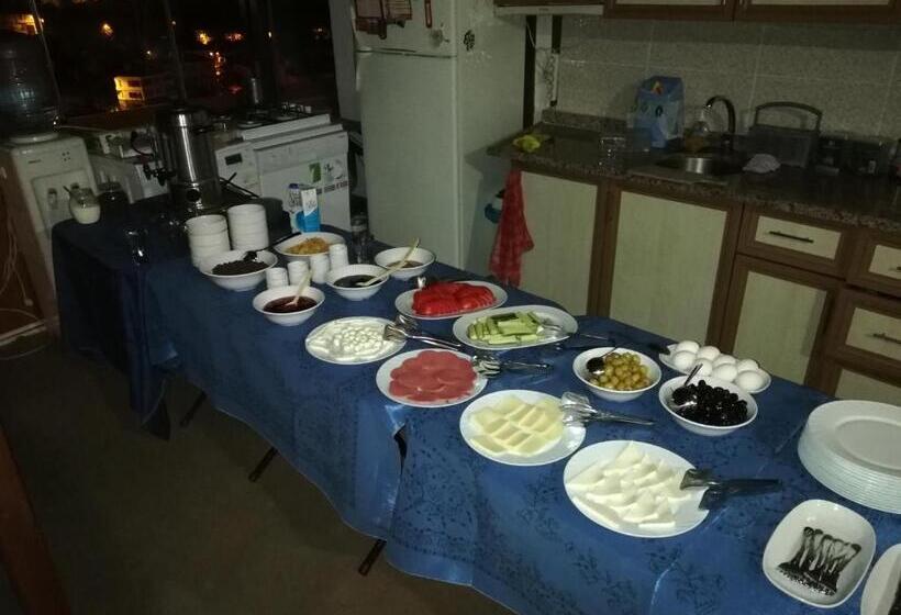 فندق Efe Guest House