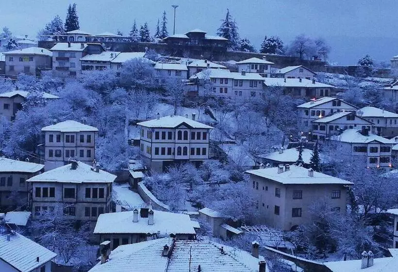 فندق Efe Guest House