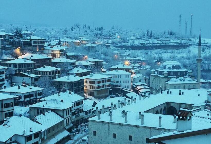 فندق Efe Guest House