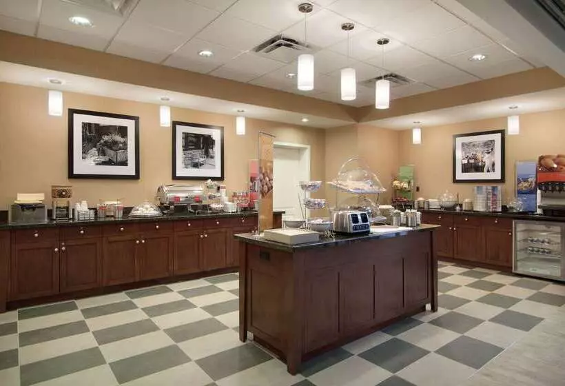 ホテル Hampton Inn & Suites Charles Town