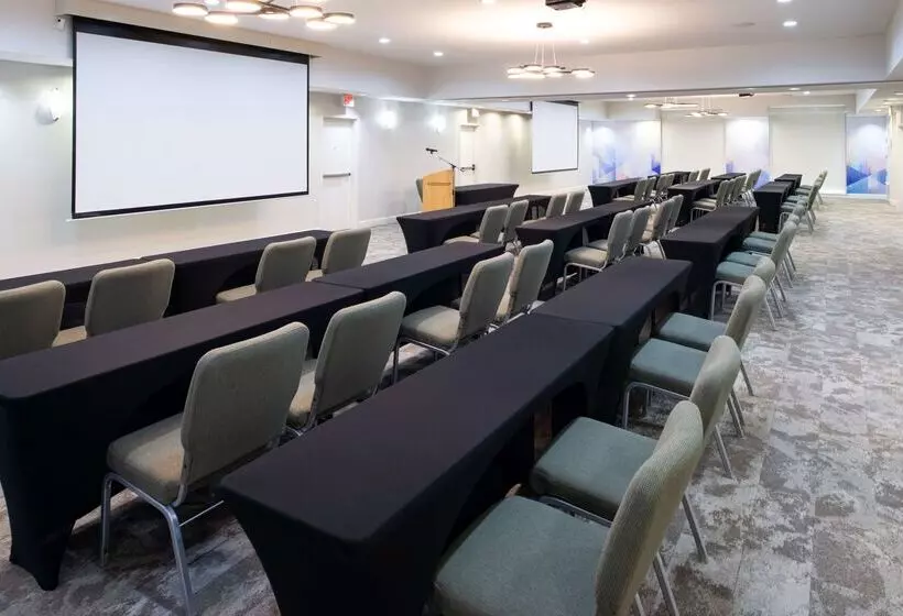 Отель Hilton Garden Inn Denton