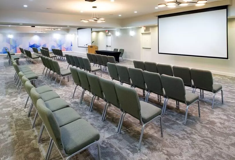 Отель Hilton Garden Inn Denton