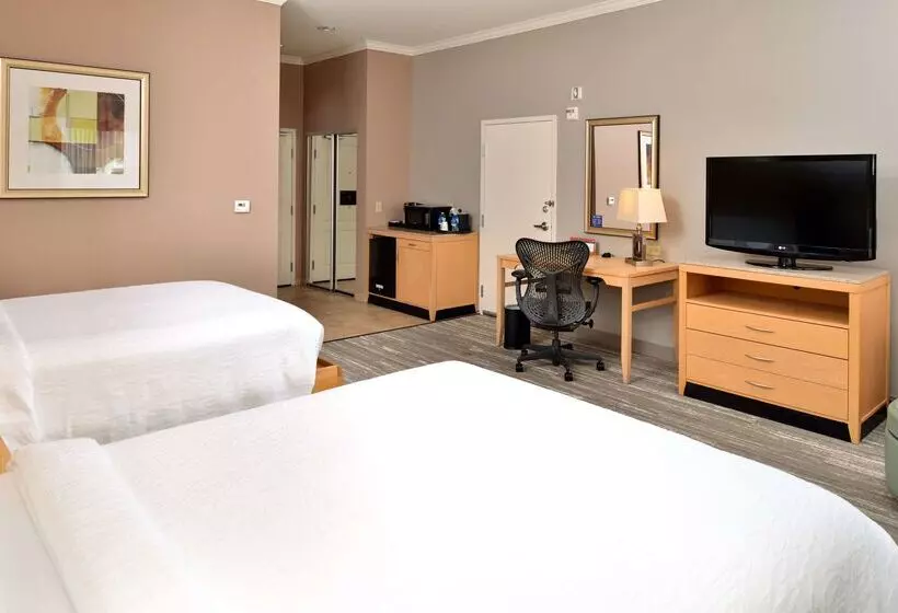 Отель Hilton Garden Inn Denton