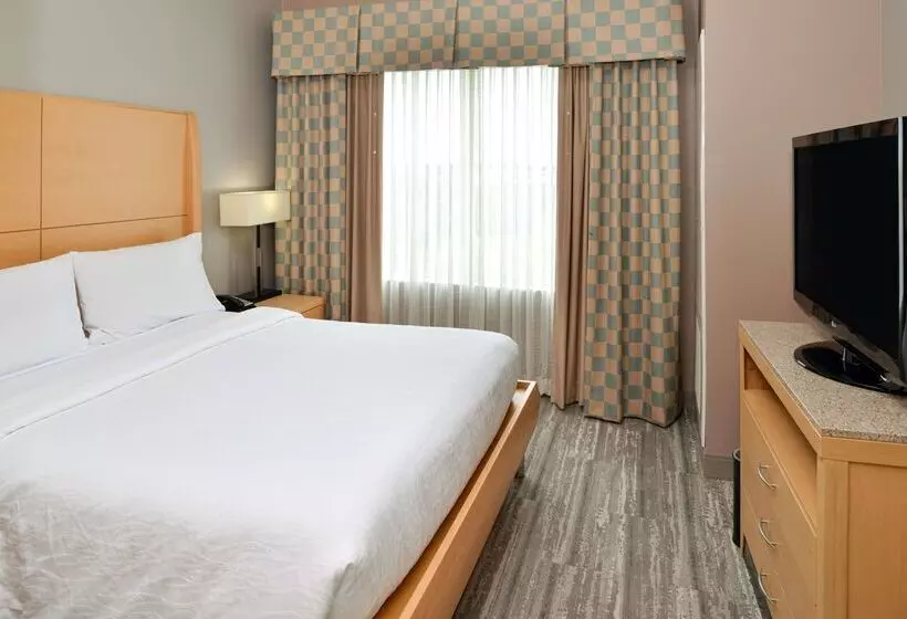 Отель Hilton Garden Inn Denton