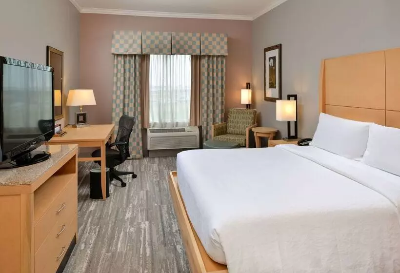 Отель Hilton Garden Inn Denton