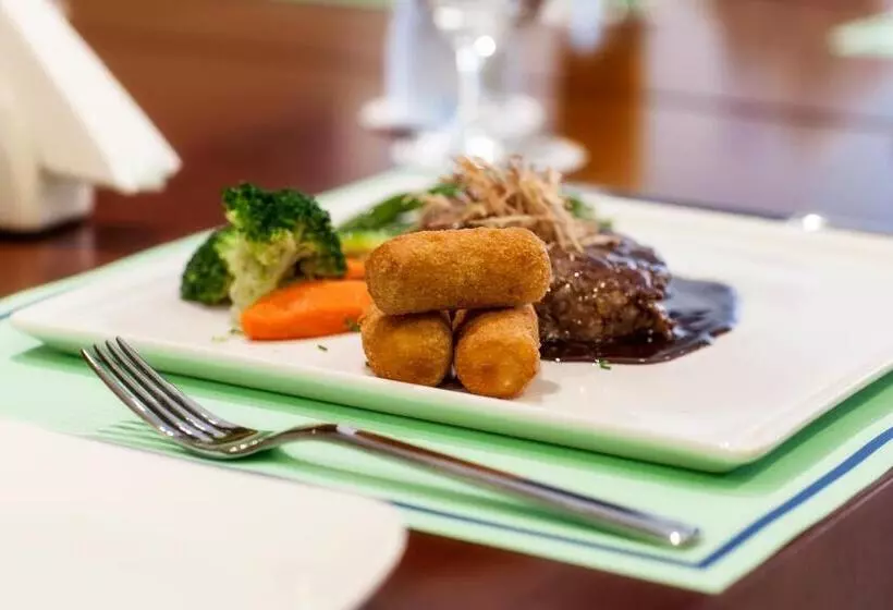 هتل Holiday Bahrain