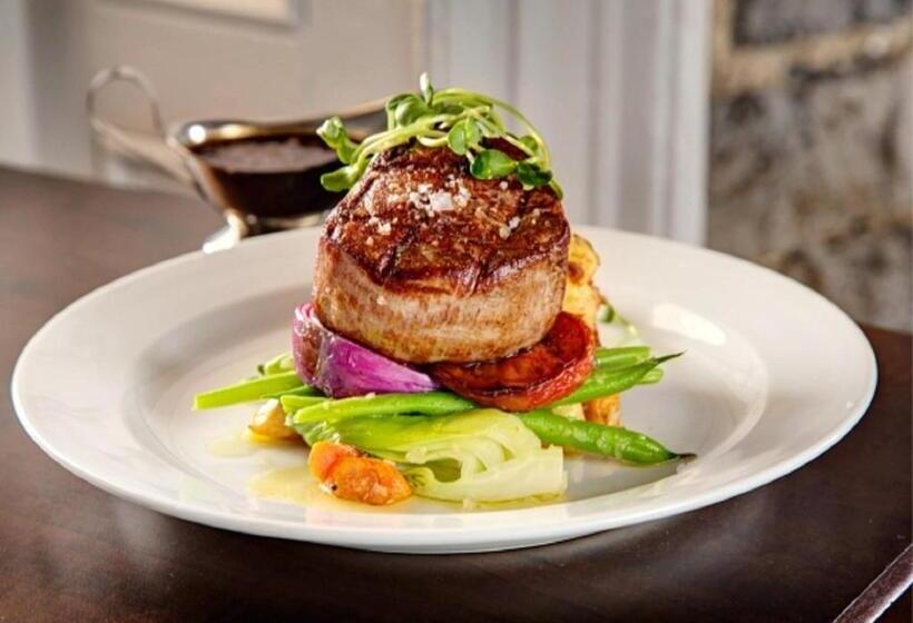 هتل Holiday Bahrain