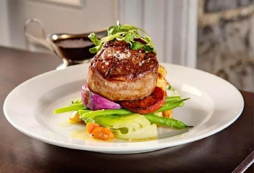 هتل Holiday Bahrain