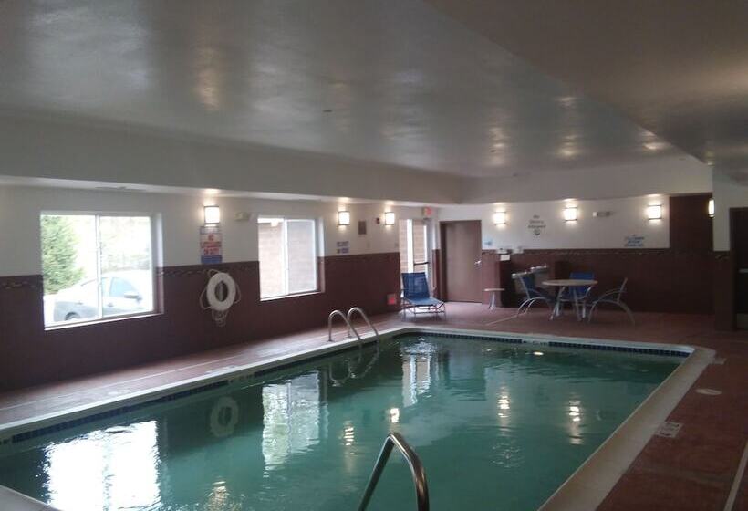 בית מלון כפרי Holiday Inn Express & Suites Belle Vernon By Ihg