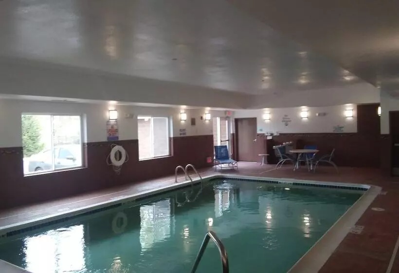 ホテル Holiday Inn Express & Suites Belle Vernon By Ihg