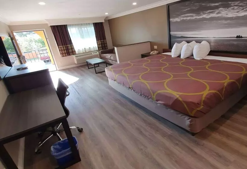Отель Super 8 By Wyndham Cypress Buena Park Area