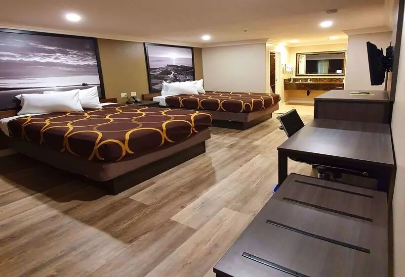 Отель Super 8 By Wyndham Cypress Buena Park Area