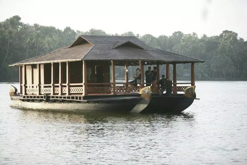 ホテル The Leela Ashtamudi, A Raviz