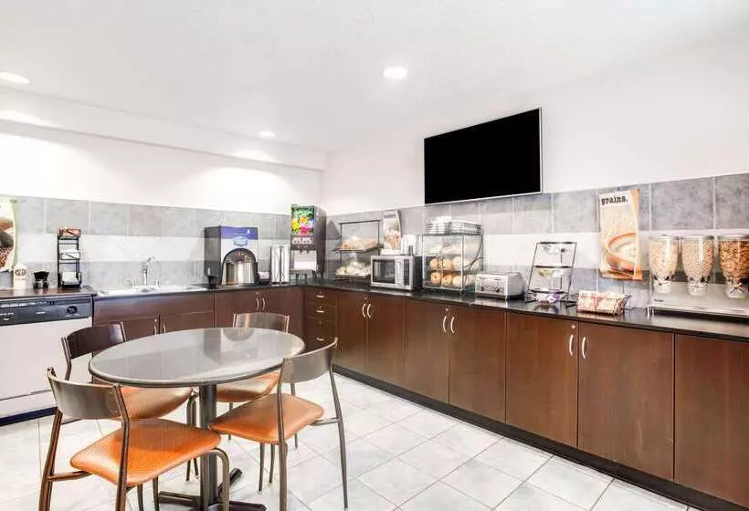 Microtel Inn & Suites Bath