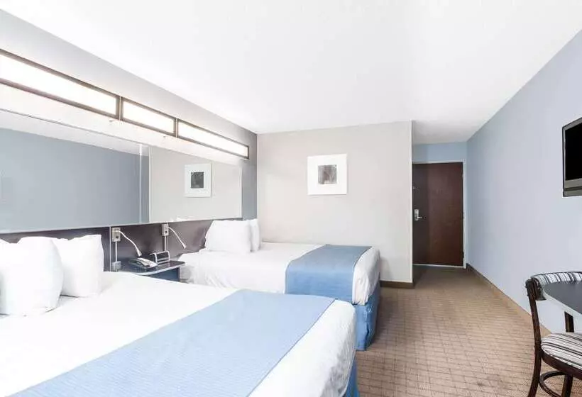 Microtel Inn & Suites Bath