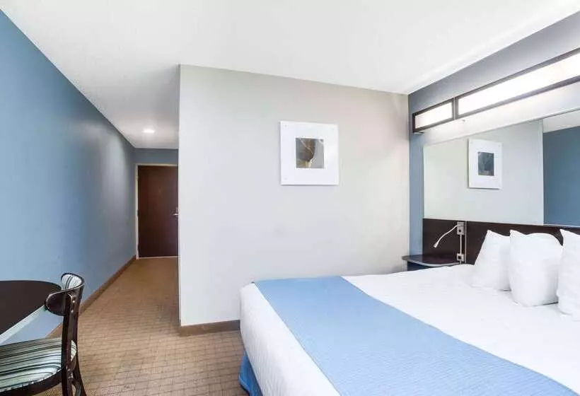 Microtel Inn & Suites Bath