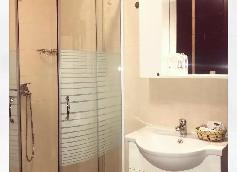 Garni Hotel Semlin B&b