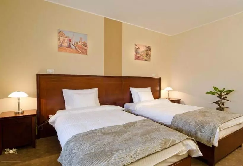 Garni Hotel Semlin B&b