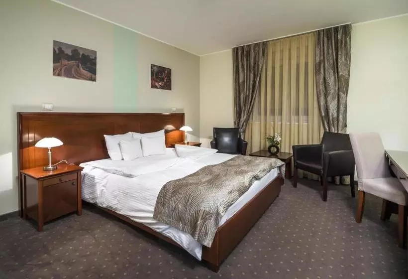 Garni Hotel Semlin B&b