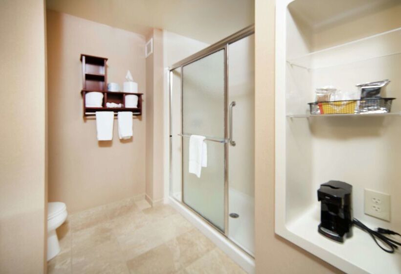 Hampton Inn & Suites Greensburg