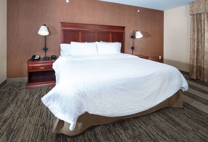 Hampton Inn & Suites Greensburg