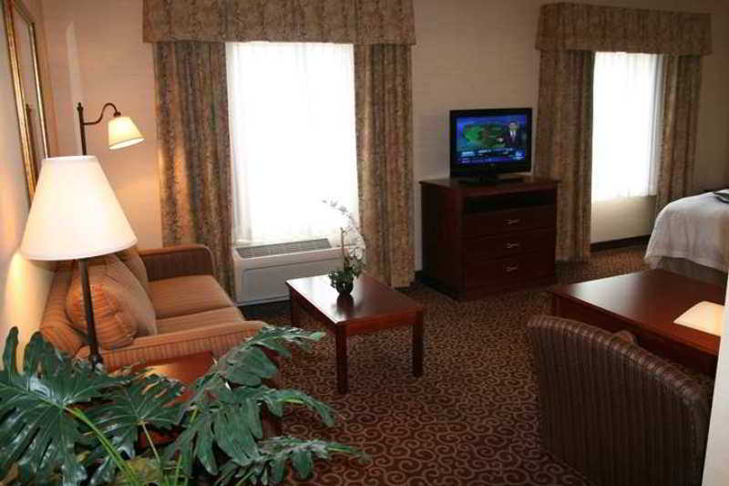 Hampton Inn & Suites Greensburg