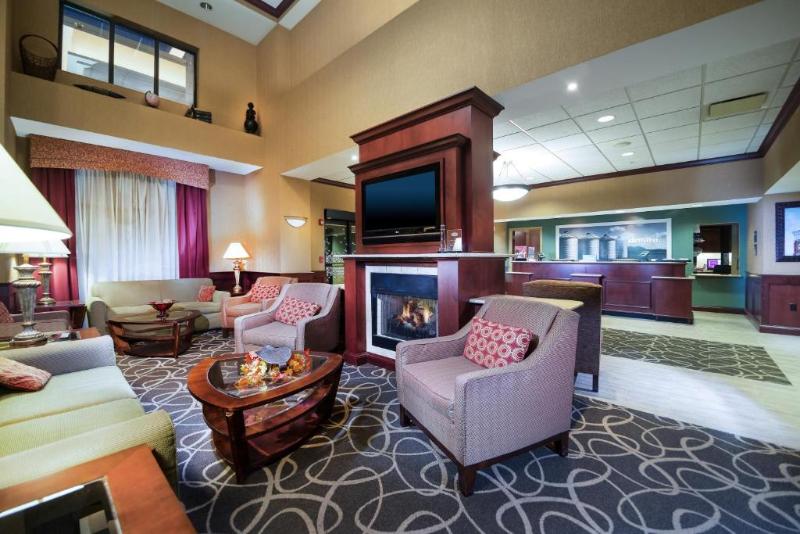 Hampton Inn & Suites Greensburg