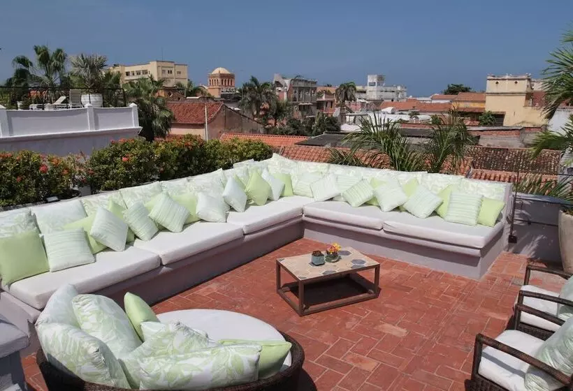 Ananda Hotel Boutique