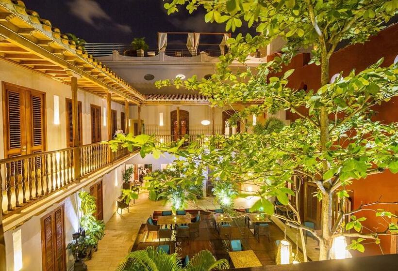 Ananda Hotel Boutique