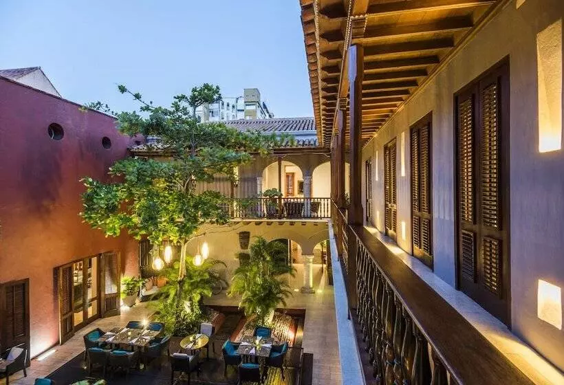 Ananda Hotel Boutique