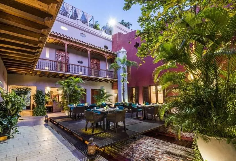 Ananda Hotel Boutique