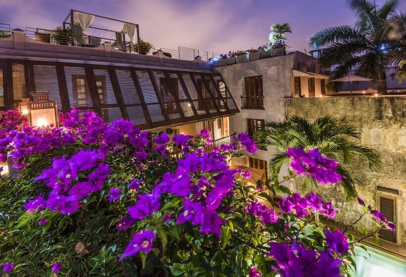 Ananda Hotel Boutique