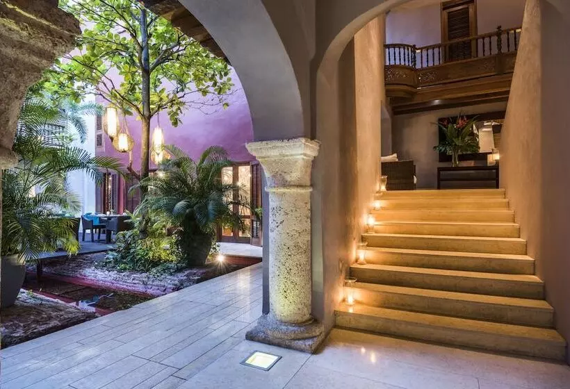 Ananda Hotel Boutique