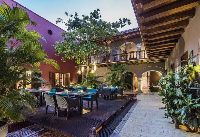 Ananda Hotel Boutique