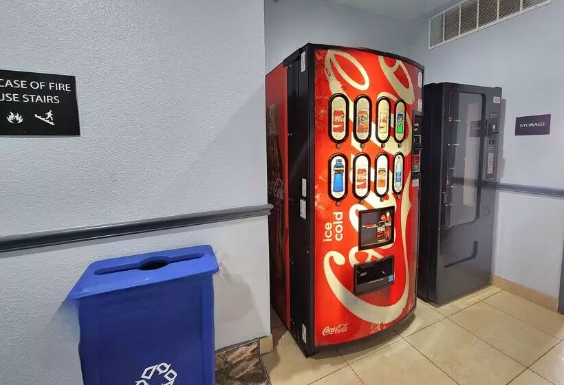 هتل Days Inn By Wyndham Kemah