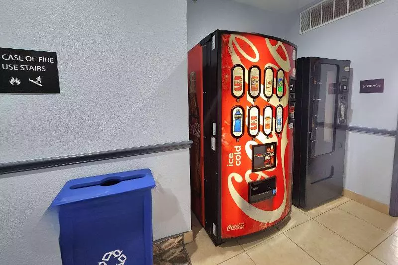 هتل Days Inn By Wyndham Kemah