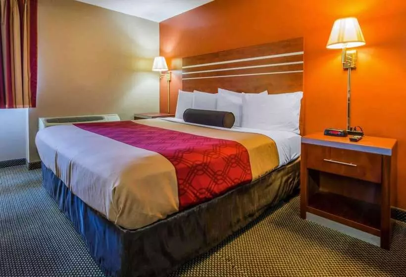 Отель Econo Lodge