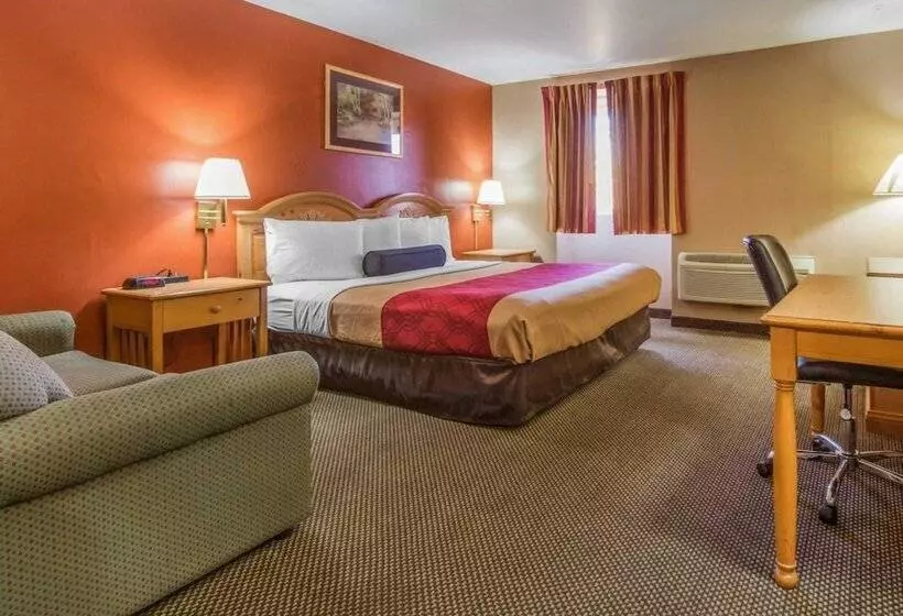 Отель Econo Lodge
