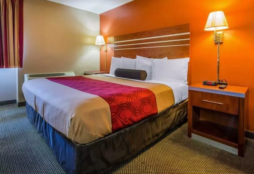 Отель Econo Lodge