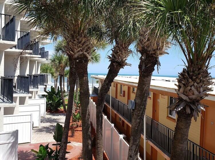 Отель Flamingo Inn Beachfront