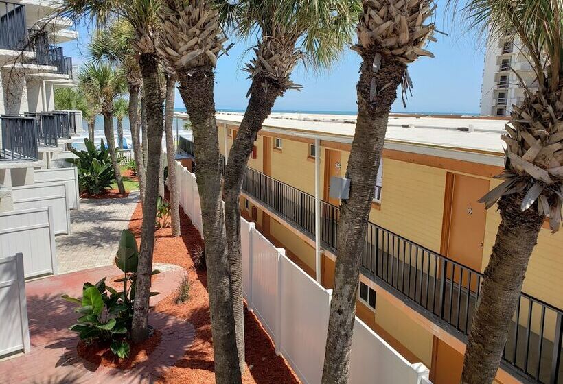 Отель Flamingo Inn Beachfront