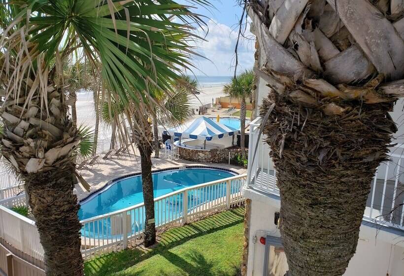 Отель Flamingo Inn Beachfront