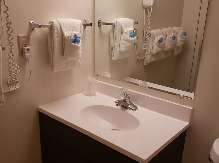 Отель Flamingo Inn Beachfront