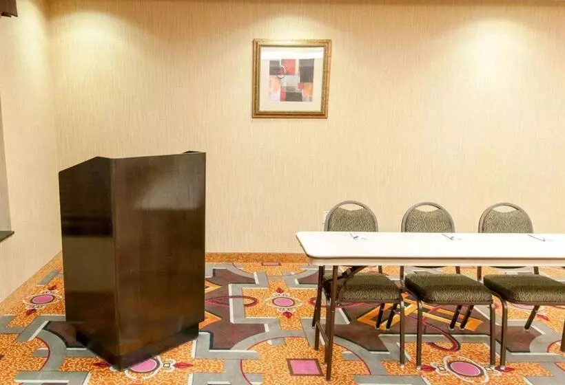 ホテル Spark By Hilton Exton